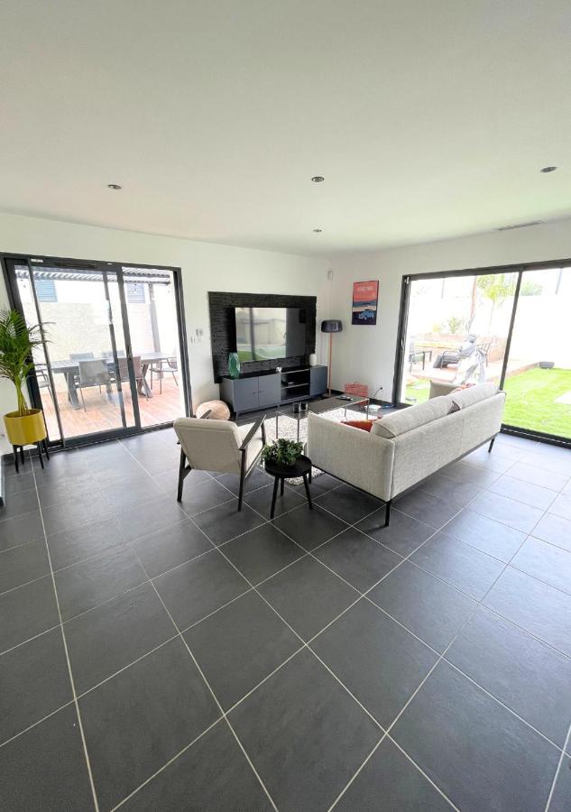 Villa Contemporaine Avec Piscine Chauffee Proche Des Plages Sauvian Exteriör bild